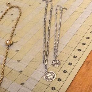 NWOT CAbi Triumph Necklace